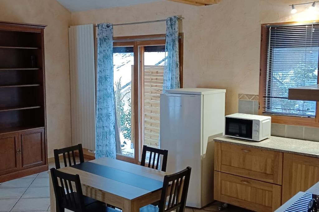 Chalet 2 Chambres En Savoie Pour 1 A 4 Personnes Gerbaix المظهر الخارجي الصورة