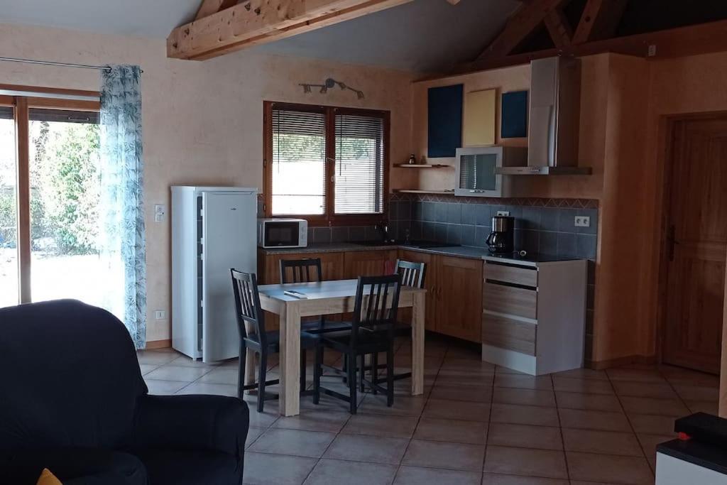 Chalet 2 Chambres En Savoie Pour 1 A 4 Personnes Gerbaix المظهر الخارجي الصورة